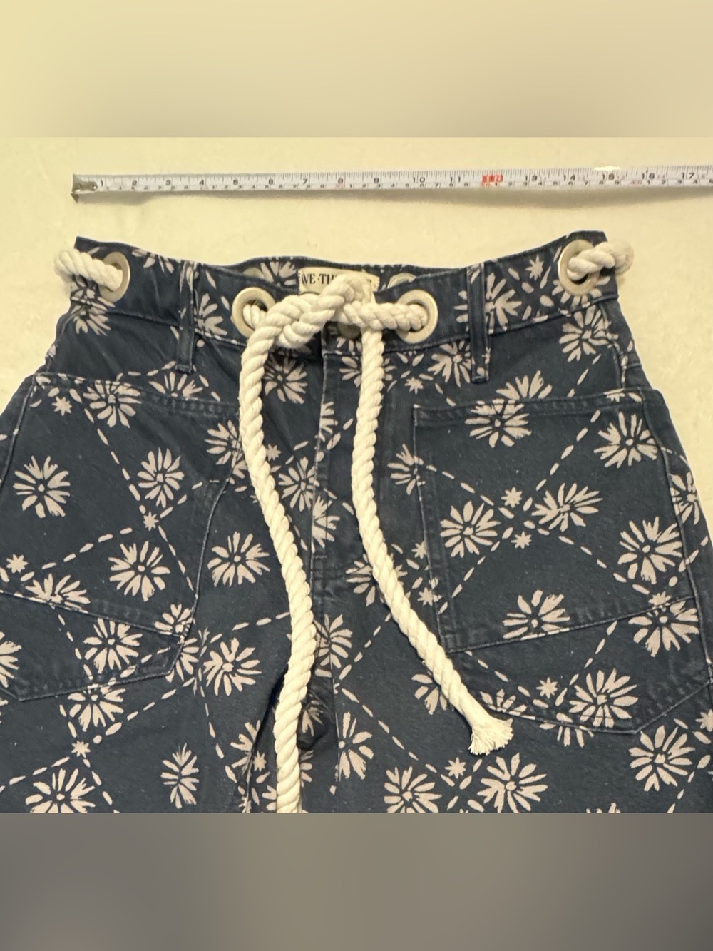 NEW Free People Moxie Low-Slung Barrel Jeans Wallpaper Geo Floral Print Size 25 - Picture 8 of 9